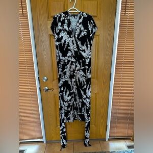 WHBM black and white maxi wrap dress XL